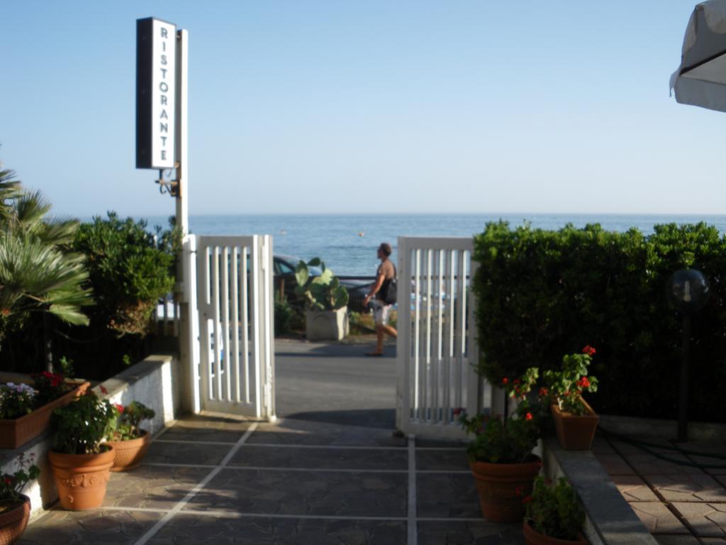 Hotel Neptunus Nettuno Exterior photo
